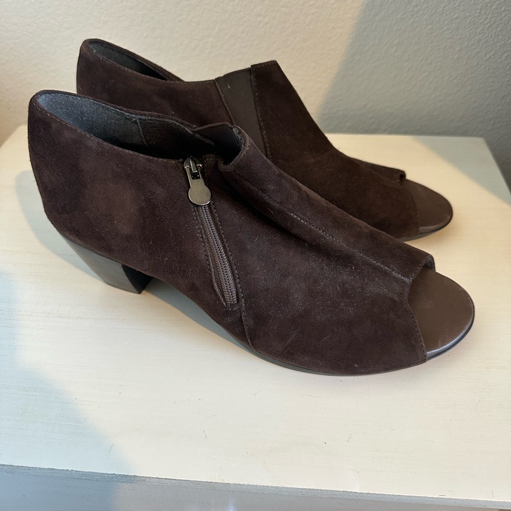 NWT Munro Luisa Open Toe Ankle Booties